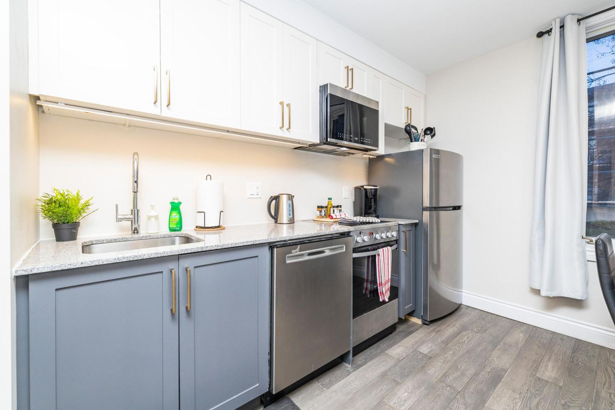 Modern 1br King Bed Near Rideau River & Dt *